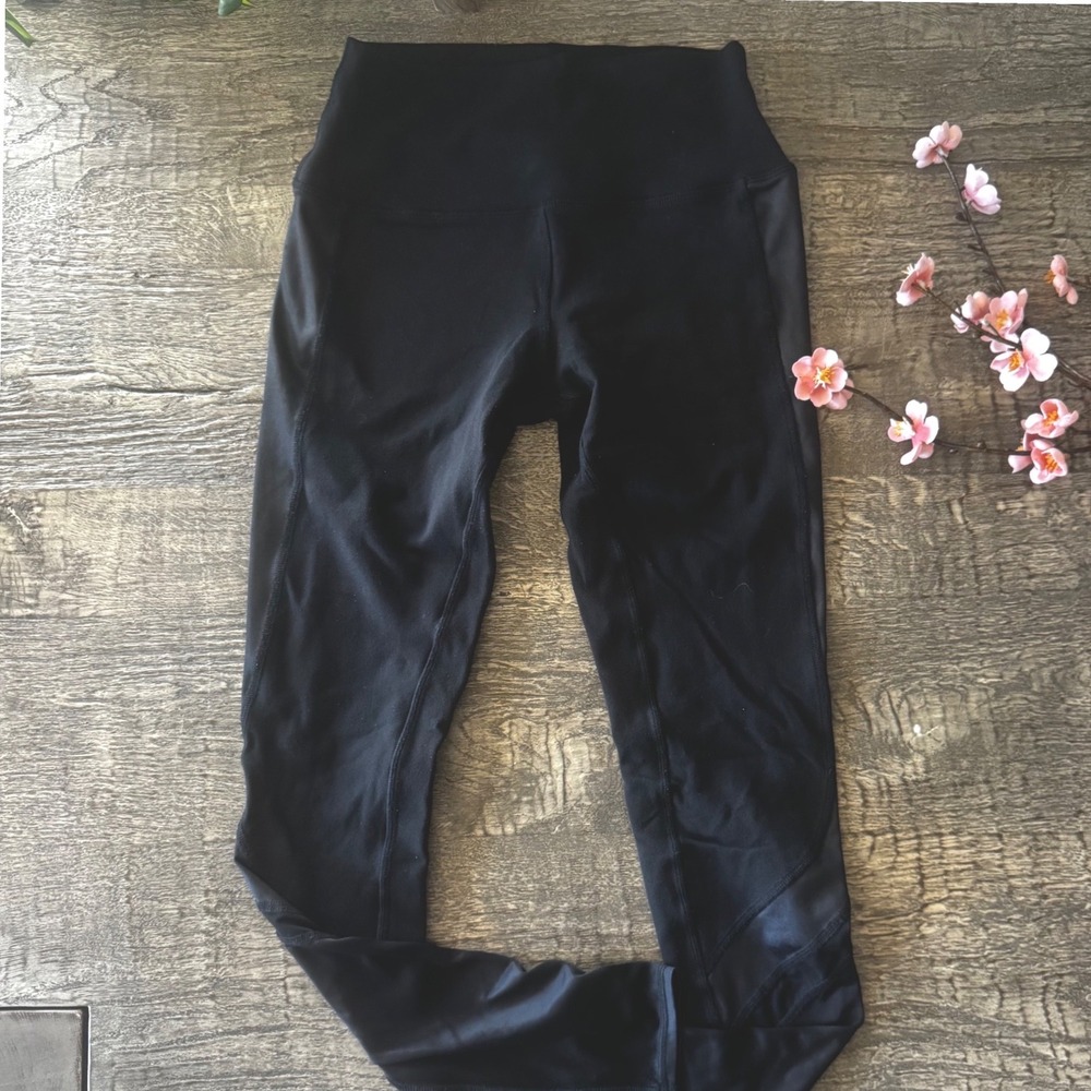 Alo Yoga Black High‎ Waisted Mesh Panel Leggings 28in